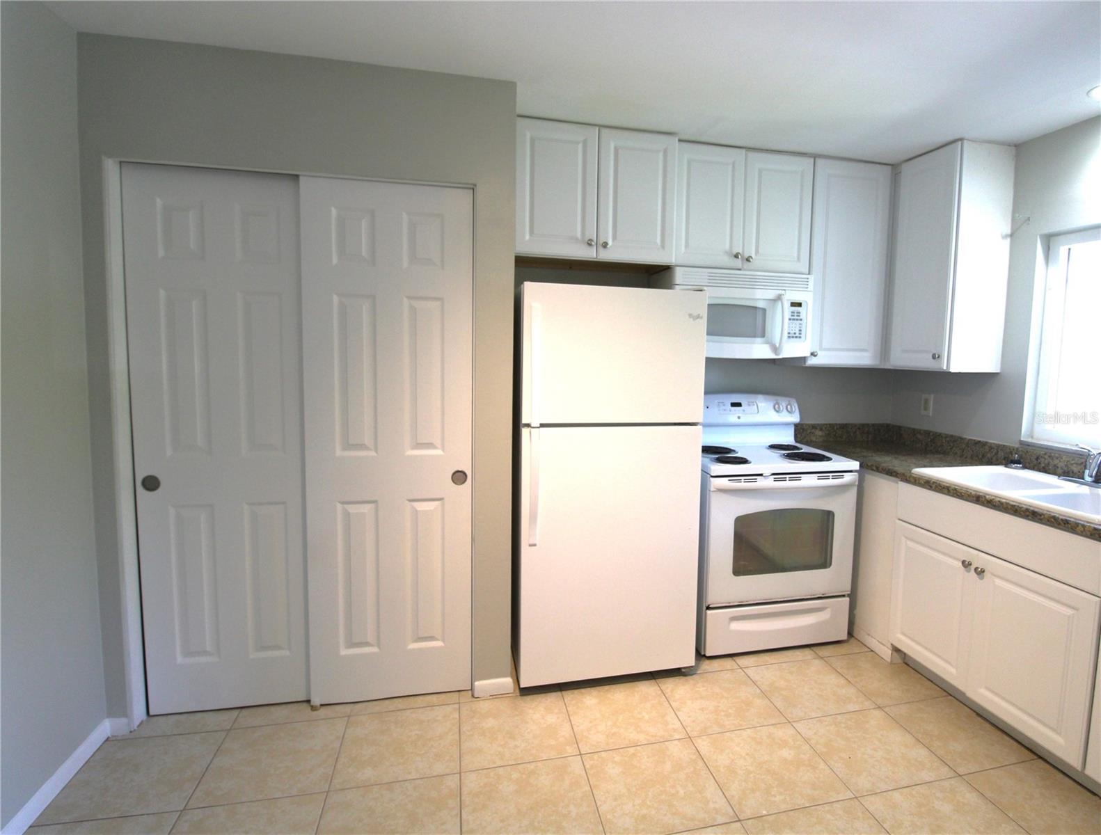 GARDEN APTS - Residential Lease