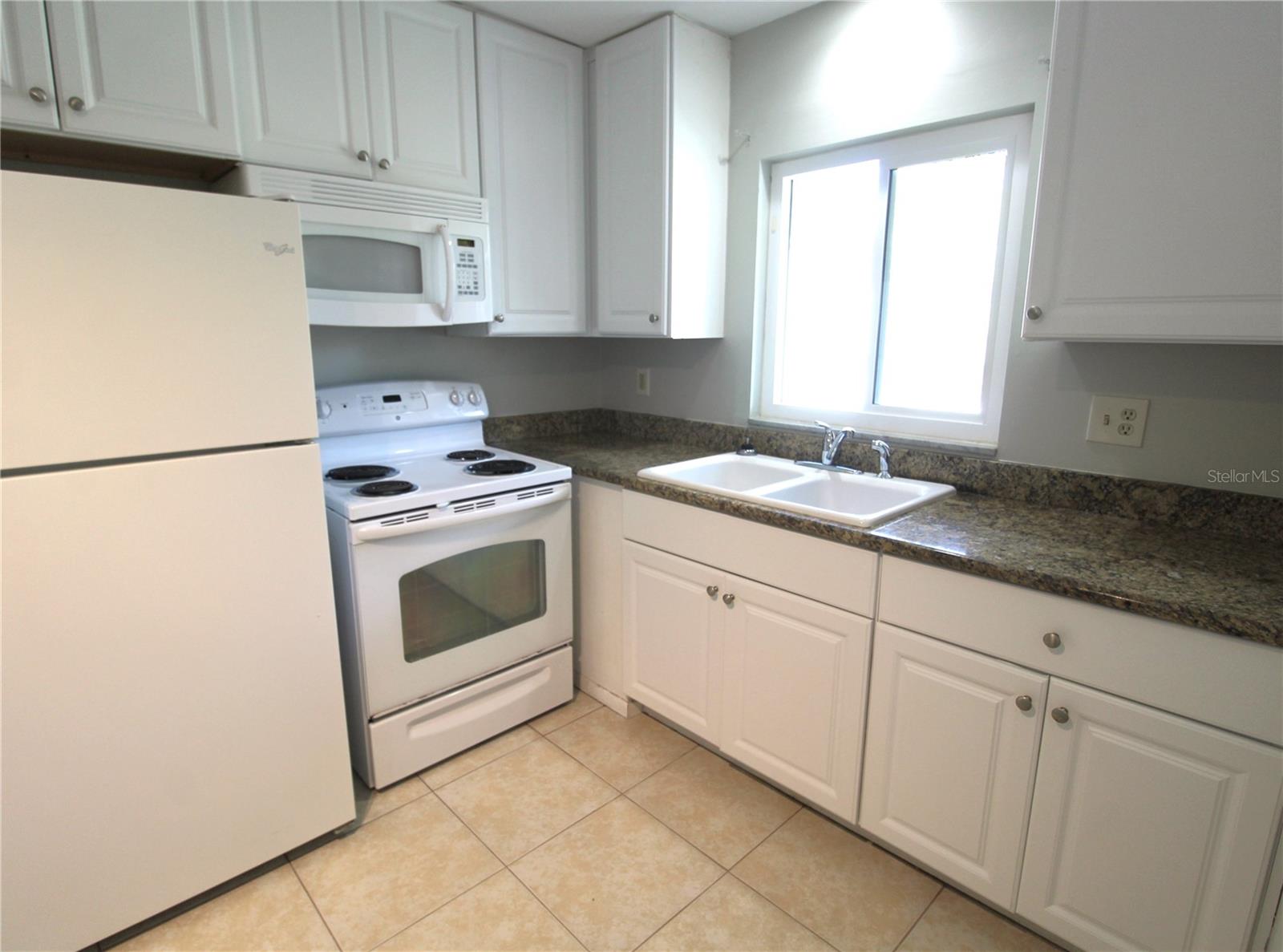 GARDEN APTS - Residential Lease