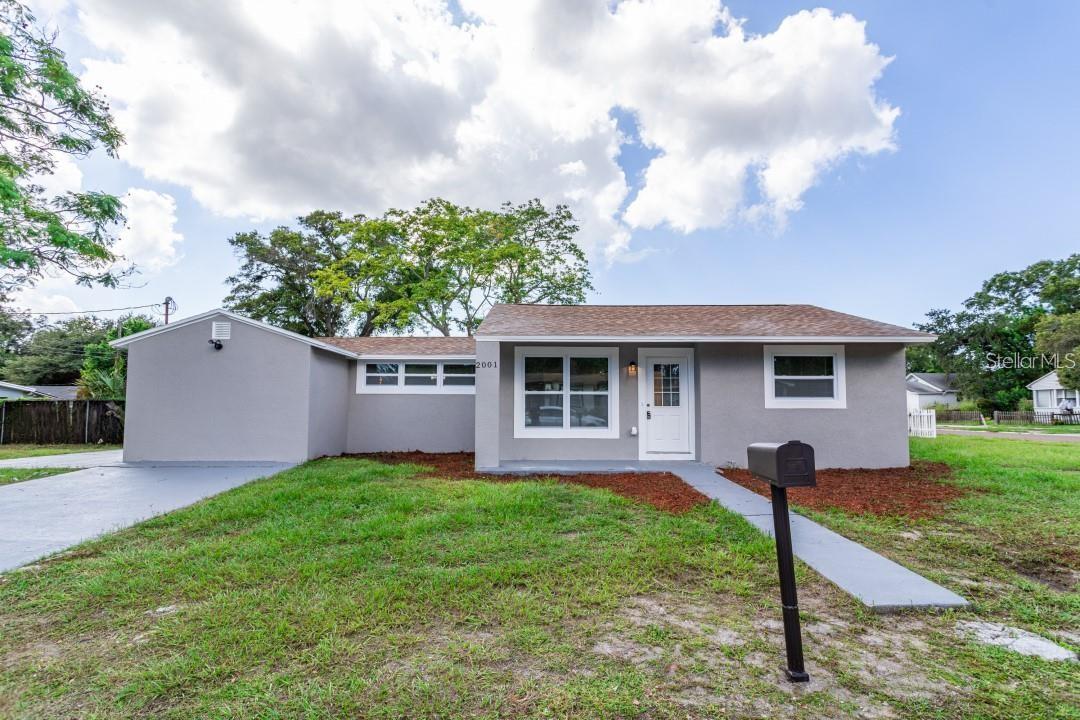 SHADOW LAWN - Residential