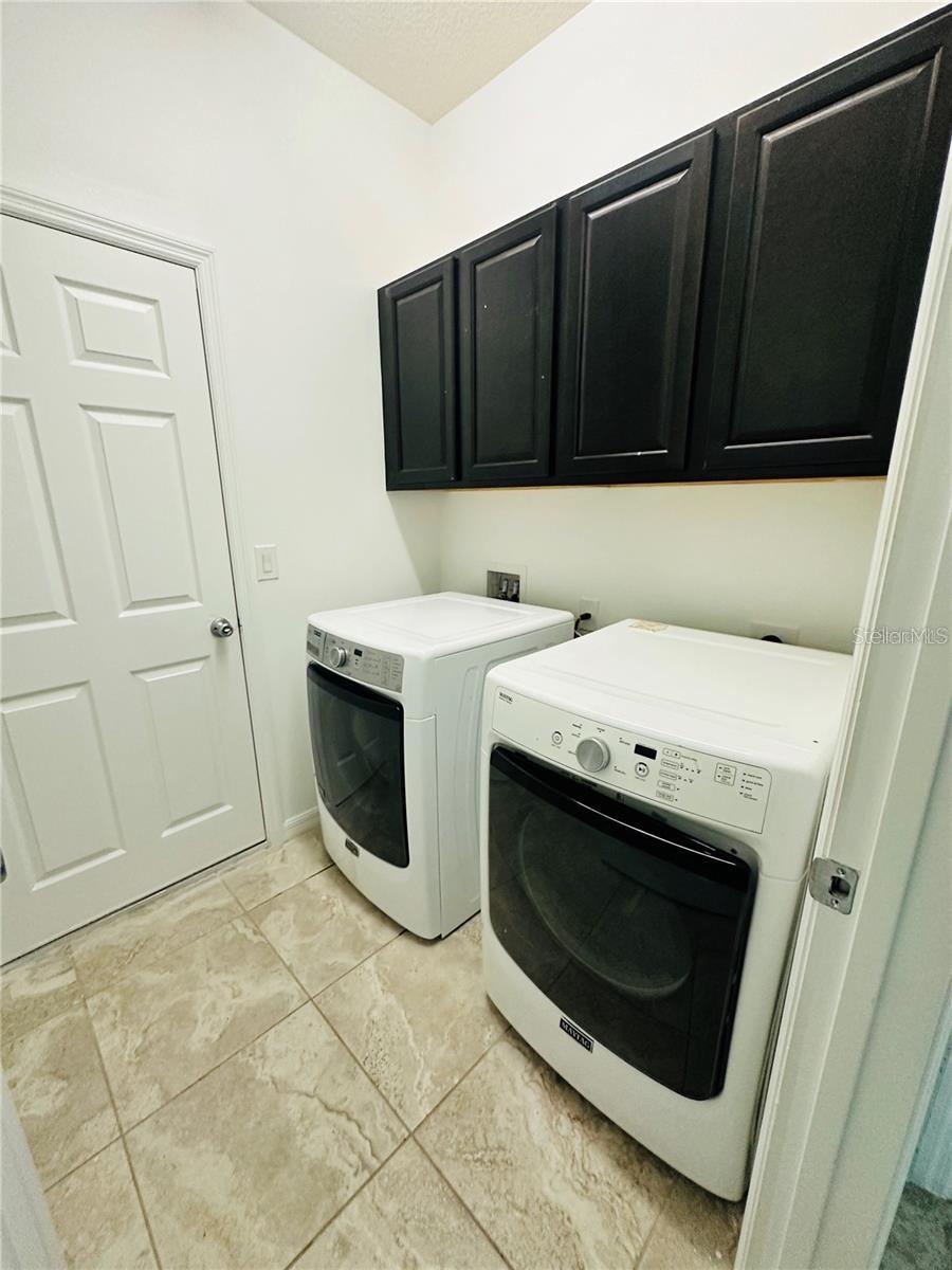 SHINGLE CRK RESERVE/OAKS PH 3 - Residential Lease