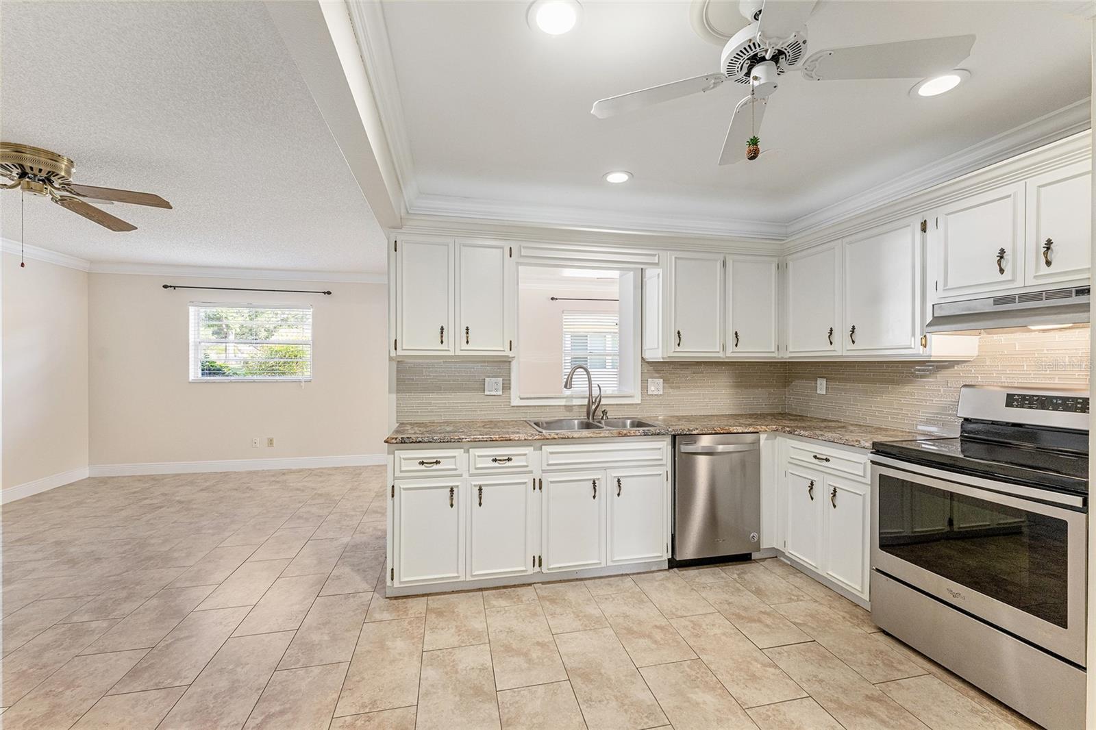 ON TOP OF THE WORLD - Residential