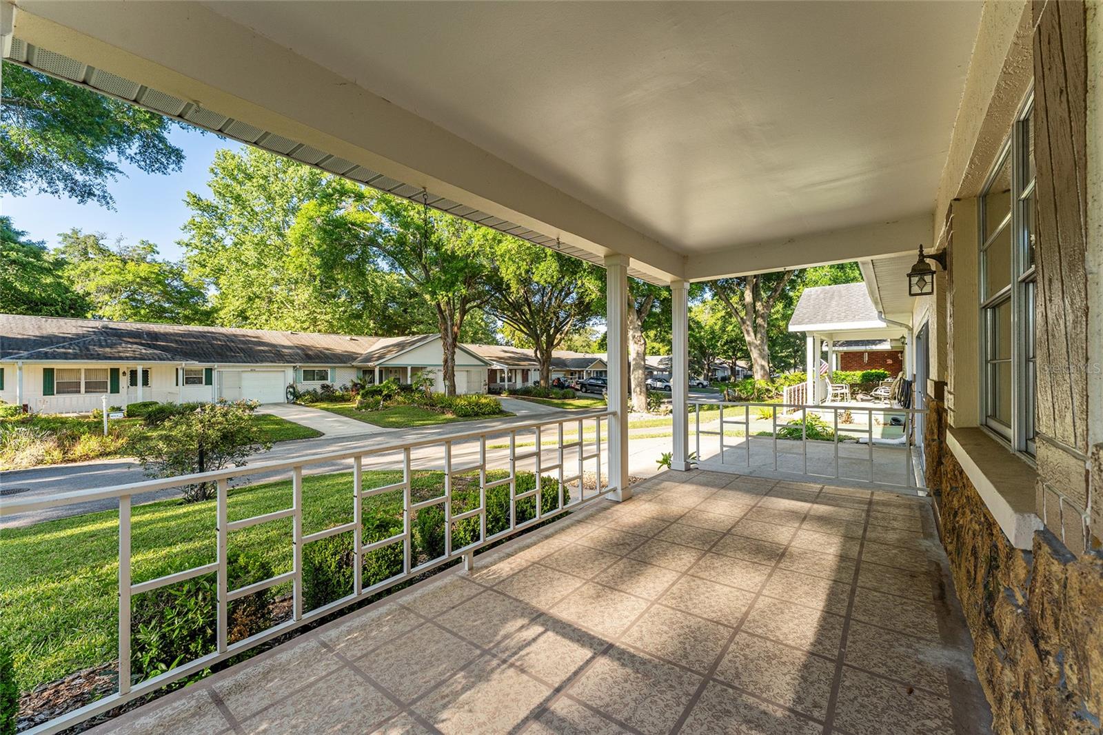 ON TOP OF THE WORLD - Residential