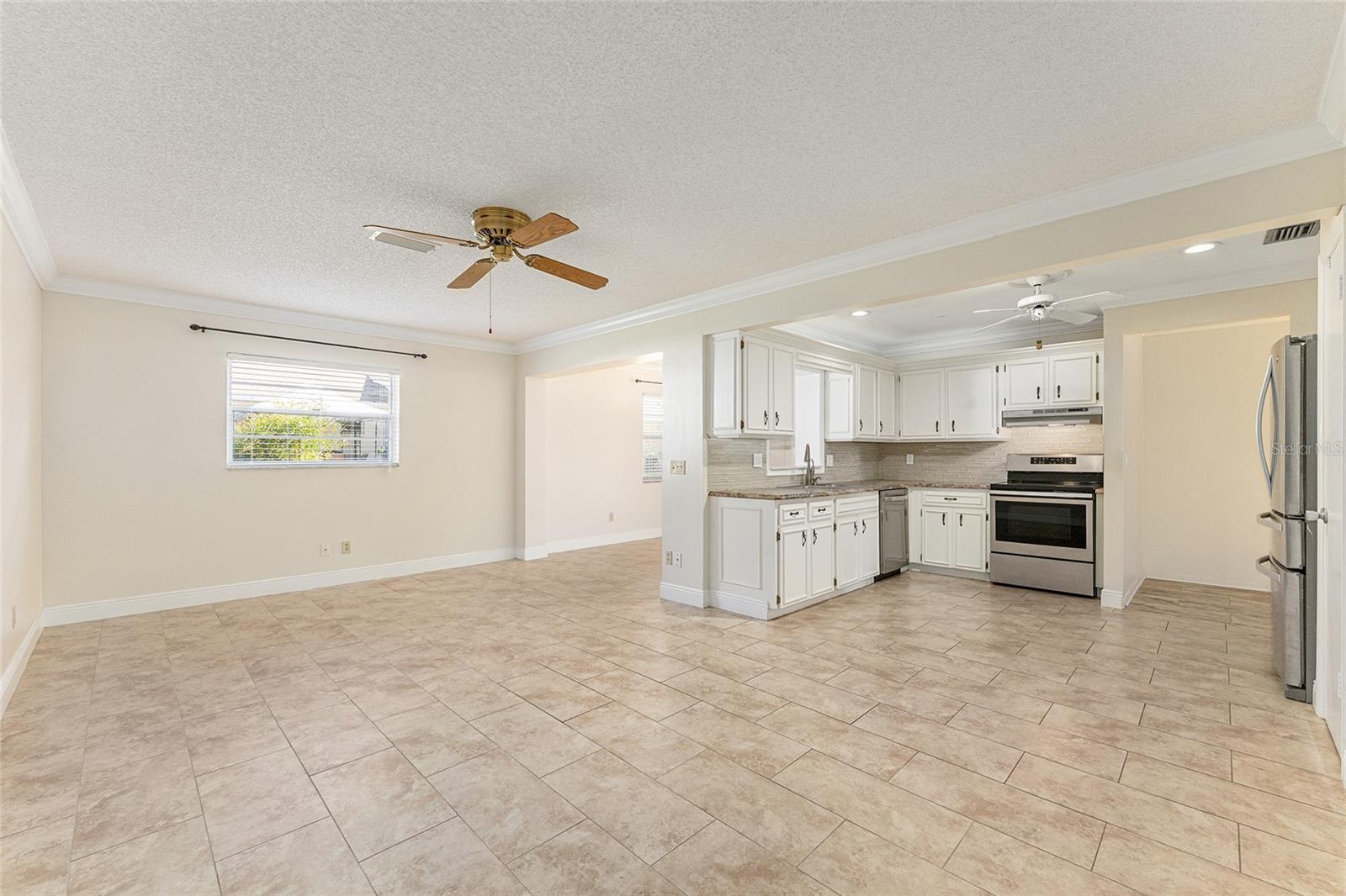 ON TOP OF THE WORLD - Residential