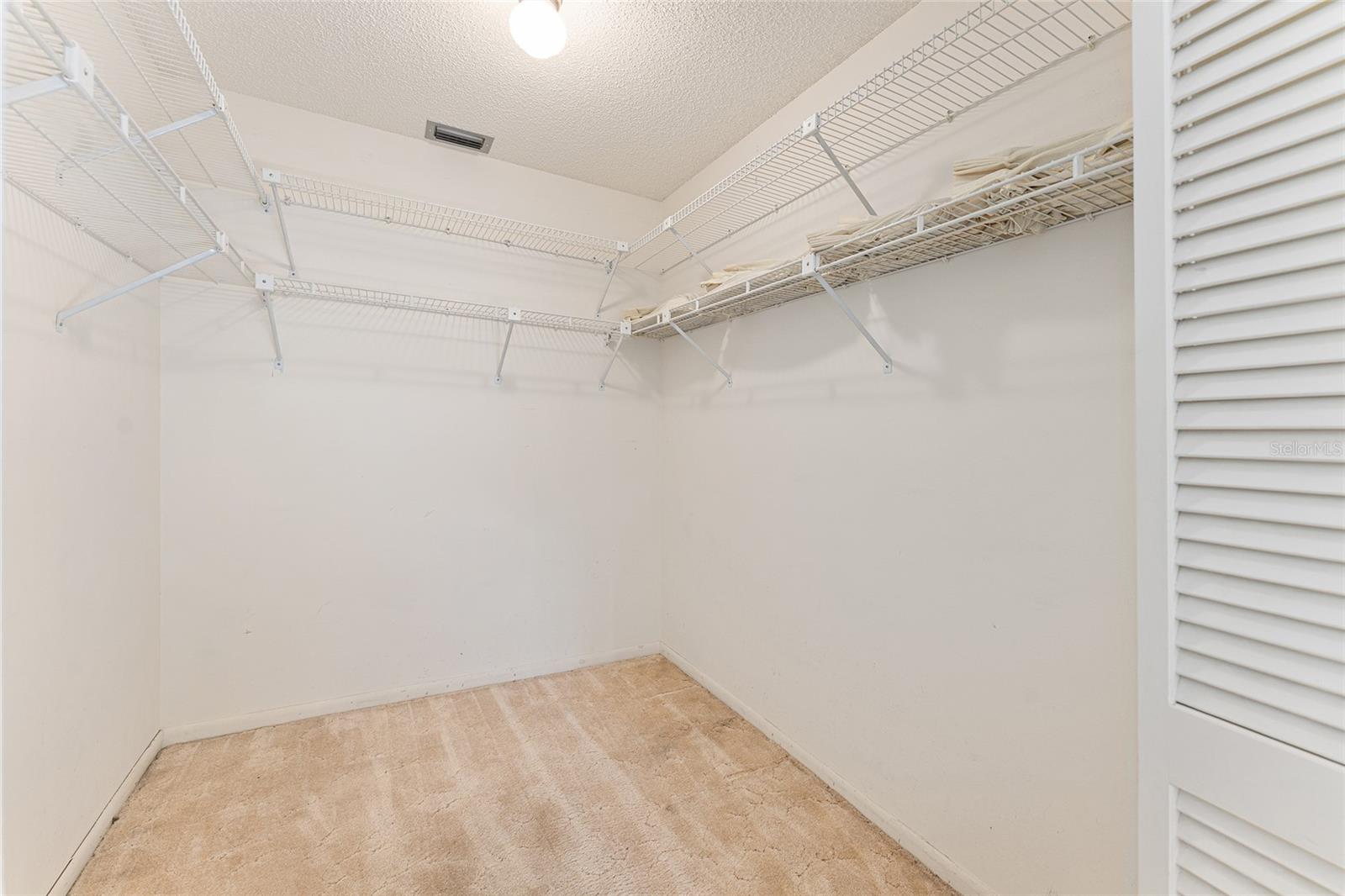 ON TOP OF THE WORLD - Residential