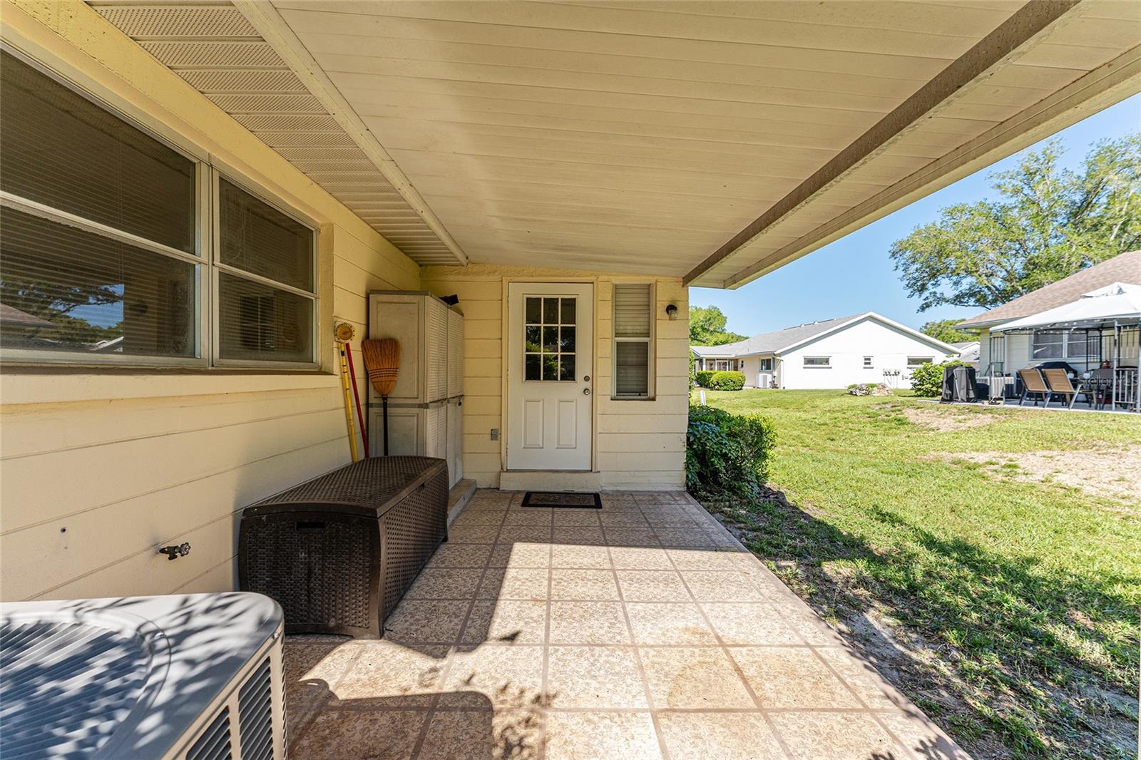 ON TOP OF THE WORLD - Residential