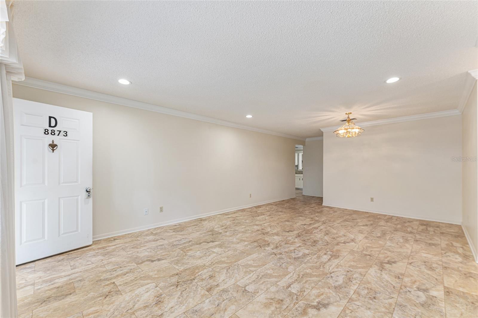 ON TOP OF THE WORLD - Residential