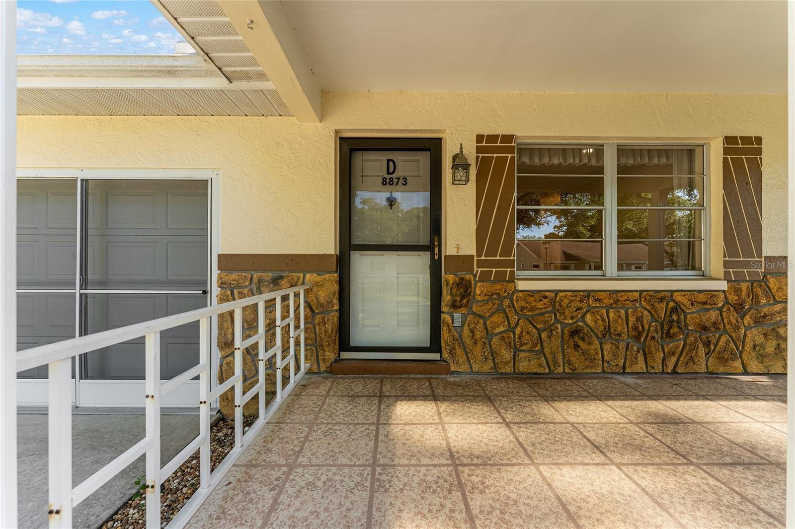 ON TOP OF THE WORLD - Residential