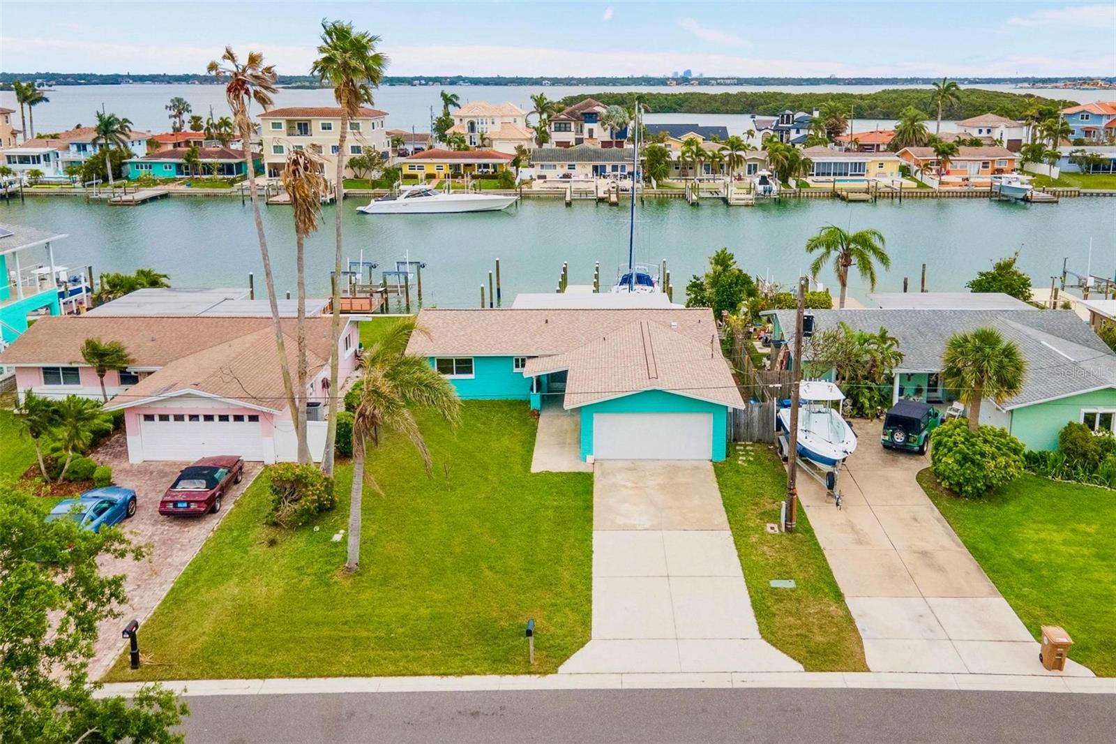 525 LILLIAN DRIVE