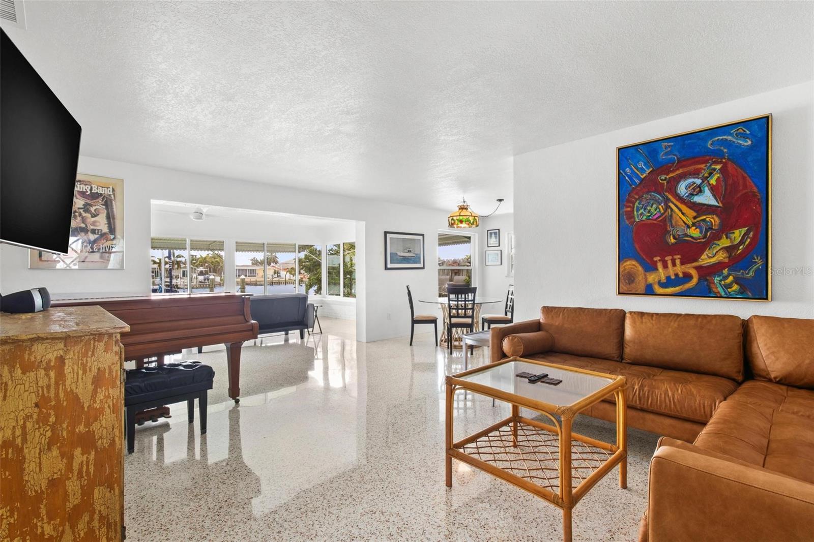 525 LILLIAN DRIVE