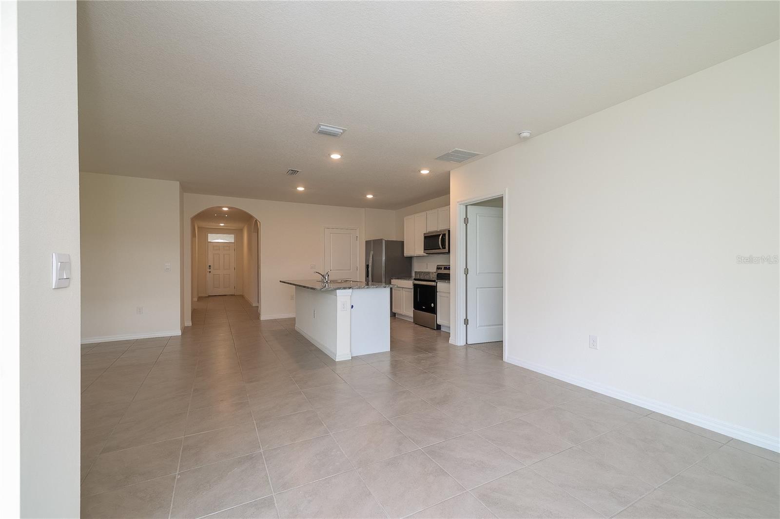 LAKE DIAMOND NORTH - Residential Lease