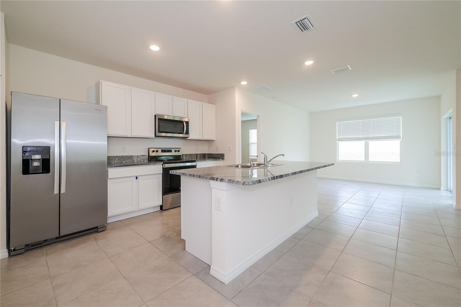 LAKE DIAMOND NORTH - Residential Lease