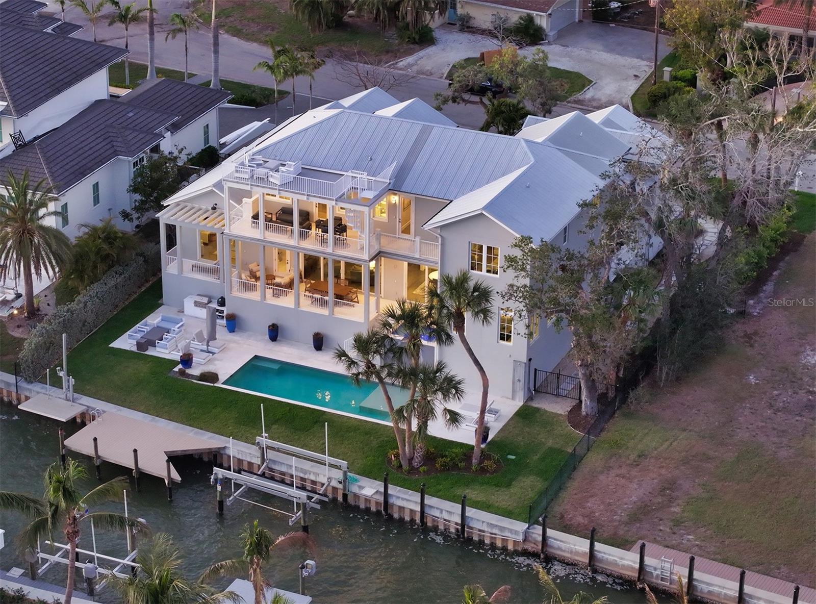 1516 SANDPIPER LANE