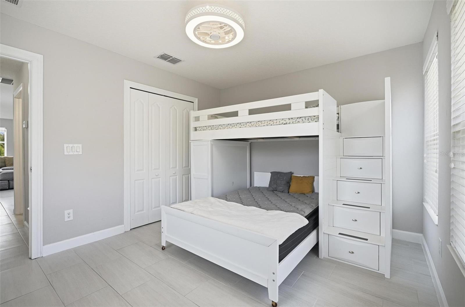 COUNTRY LAKE ESTATES - Residential