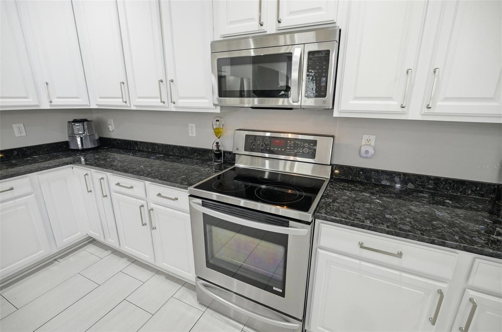 COUNTRY LAKE ESTATES - Residential