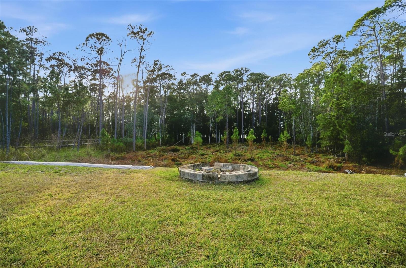 COUNTRY LAKE ESTATES - Residential