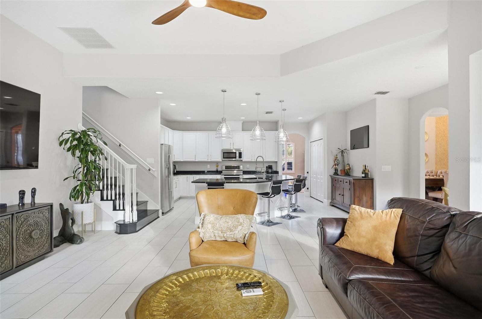 COUNTRY LAKE ESTATES - Residential