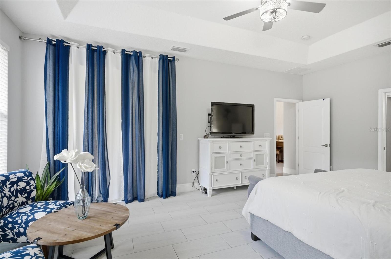 COUNTRY LAKE ESTATES - Residential