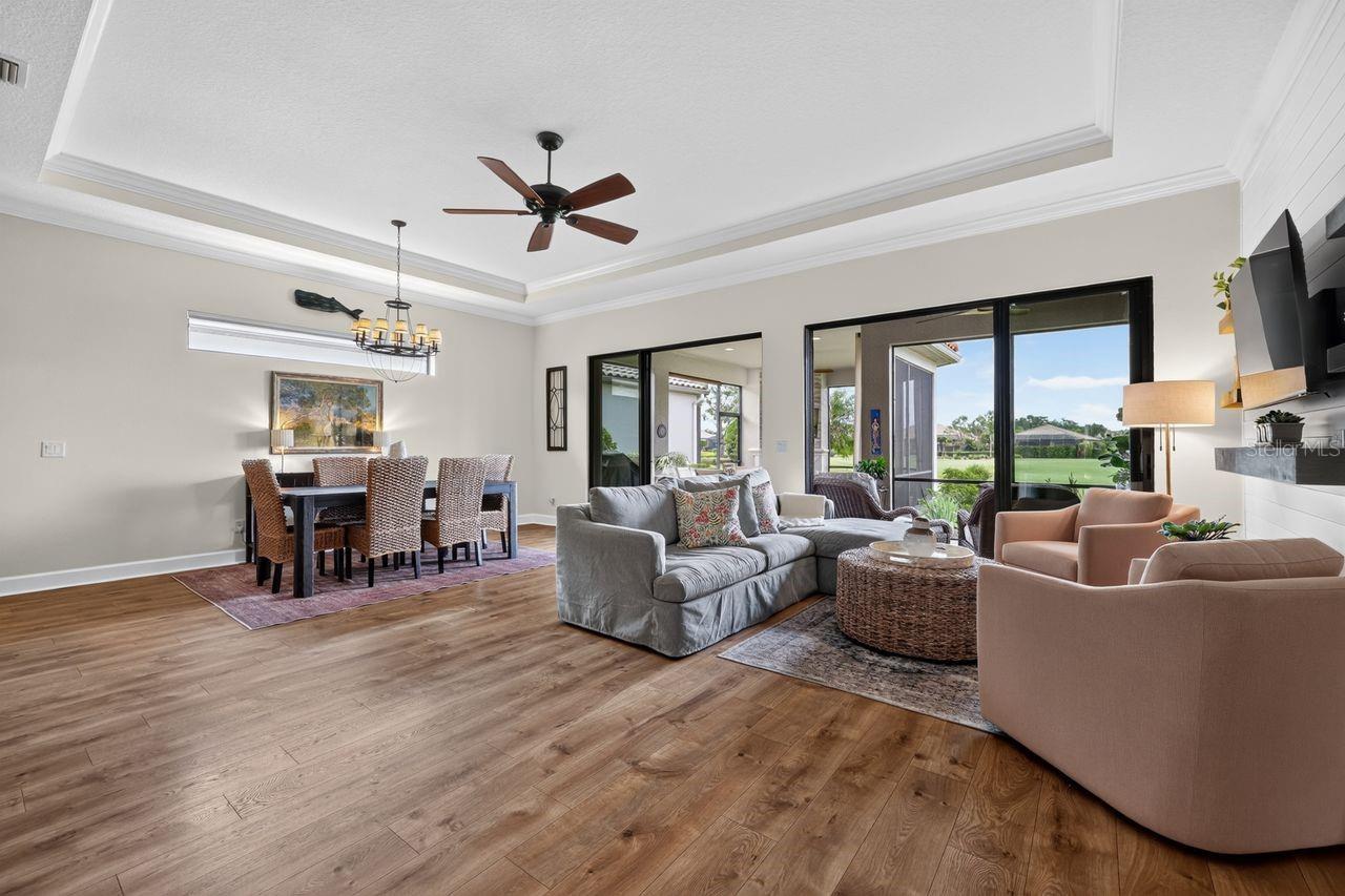 13916 MESSINA LOOP