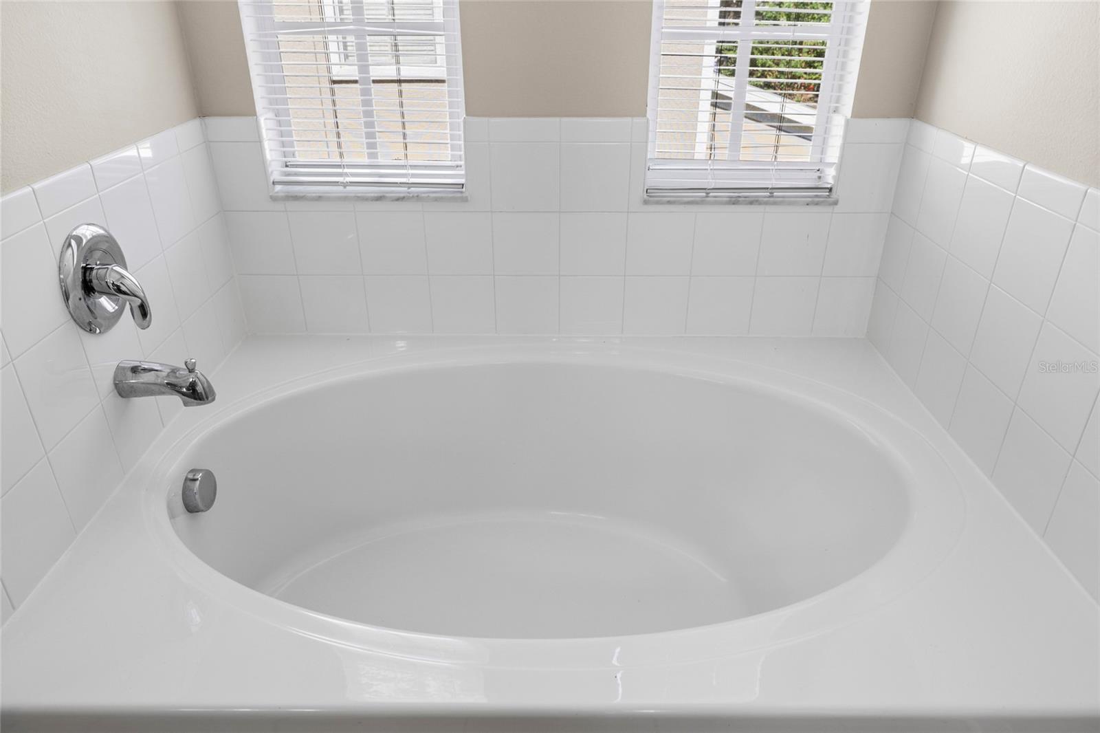 FISHHAWK RANCH TOWNCENTER PHAS - Residential