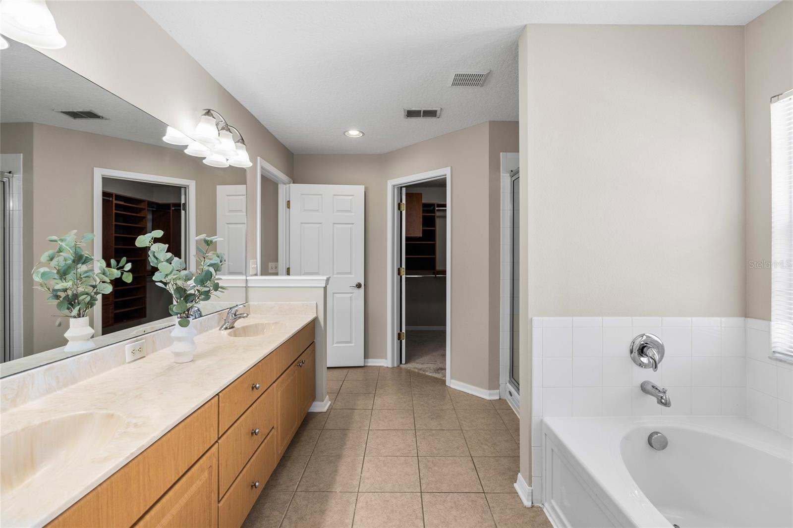 FISHHAWK RANCH TOWNCENTER PHAS - Residential