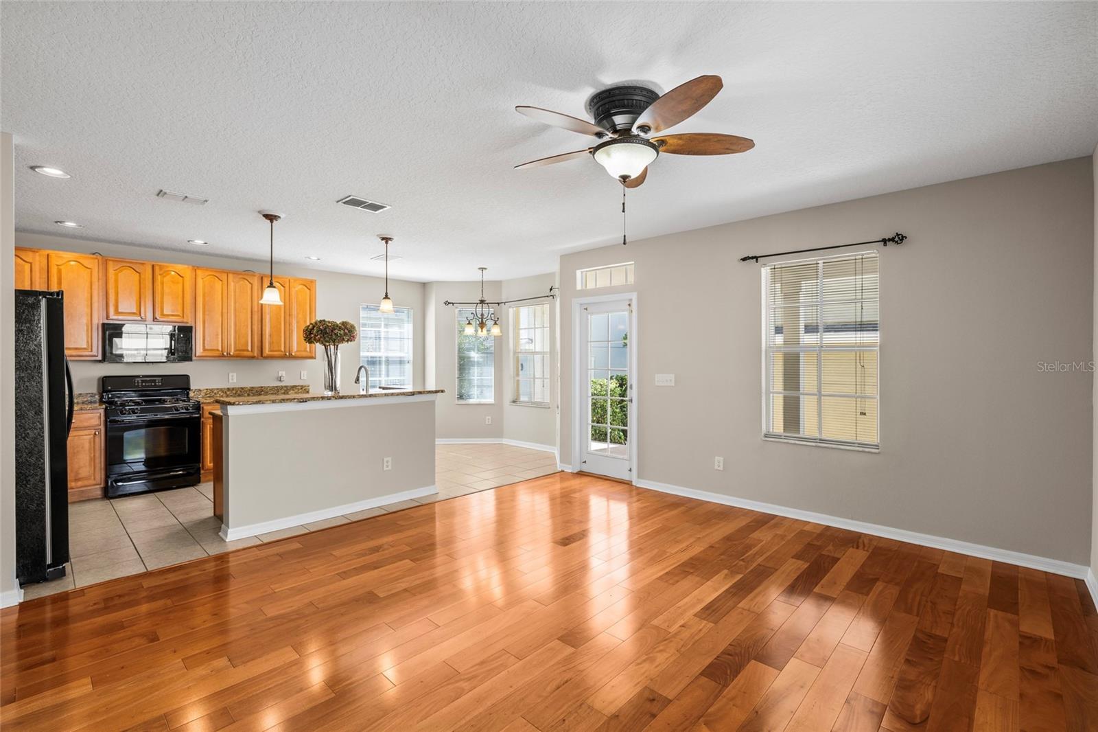 FISHHAWK RANCH TOWNCENTER PHAS - Residential