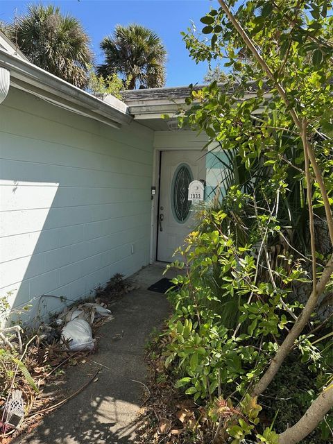 1933 BAYVIEW DRIVE NEW SMYRNA BEACH FL 32168