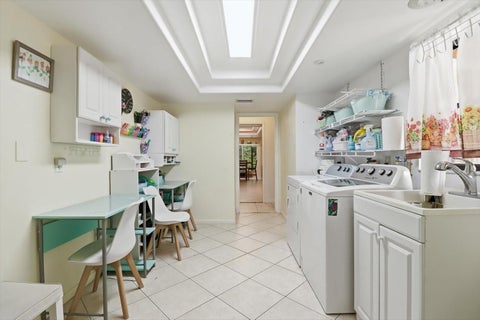 Tiny photo for 5 Sycamore Court N, Homosassa, FL 34446 (MLS # OM726552)