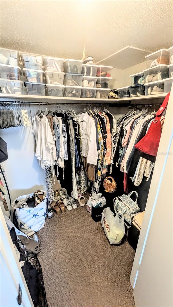 SIESTA TOWERS - Residential Lease