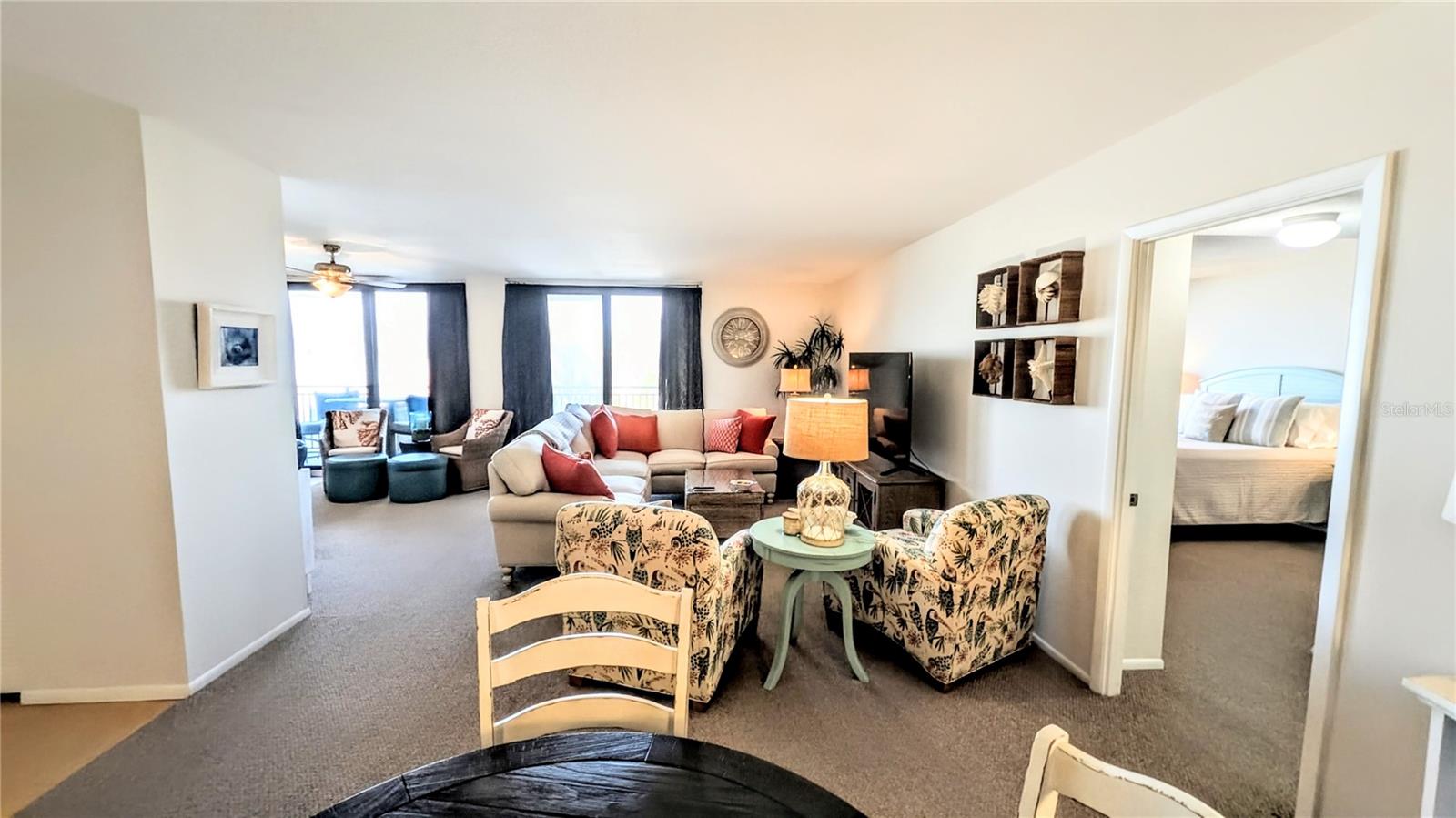 SIESTA TOWERS - Residential Lease