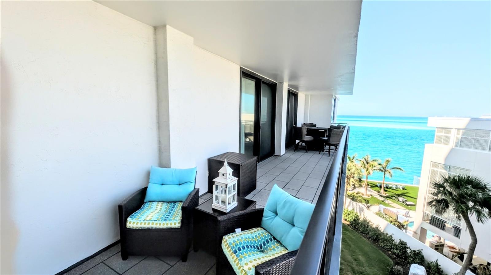 SIESTA TOWERS - Residential Lease