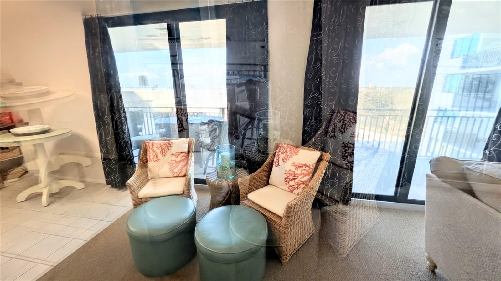 SIESTA TOWERS - Residential Lease