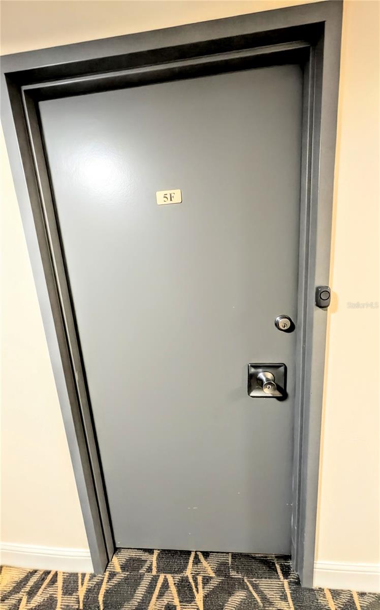 SIESTA TOWERS - Residential Lease