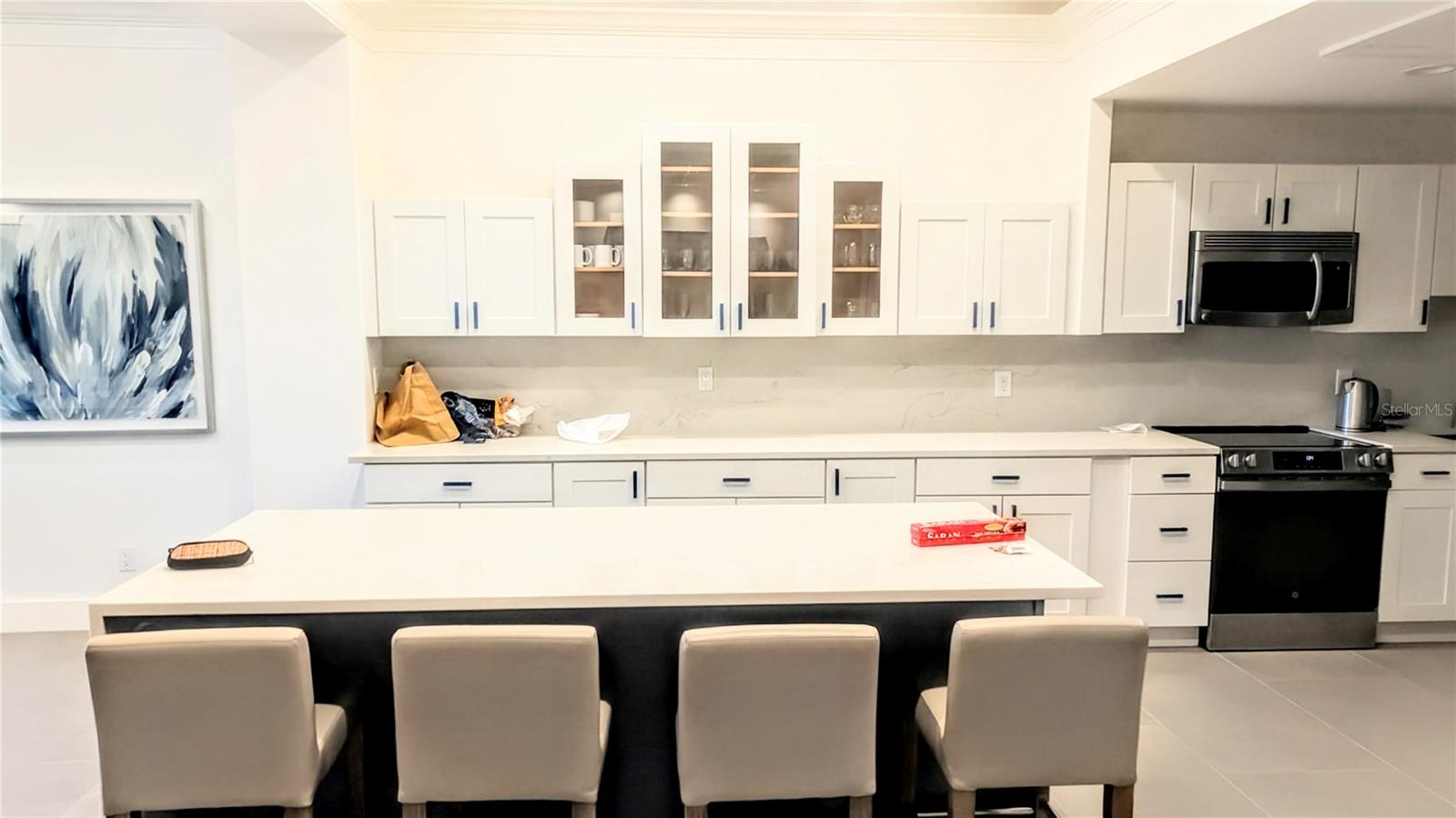 SIESTA TOWERS - Residential Lease