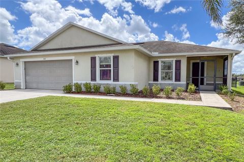 A home in PALMETTO