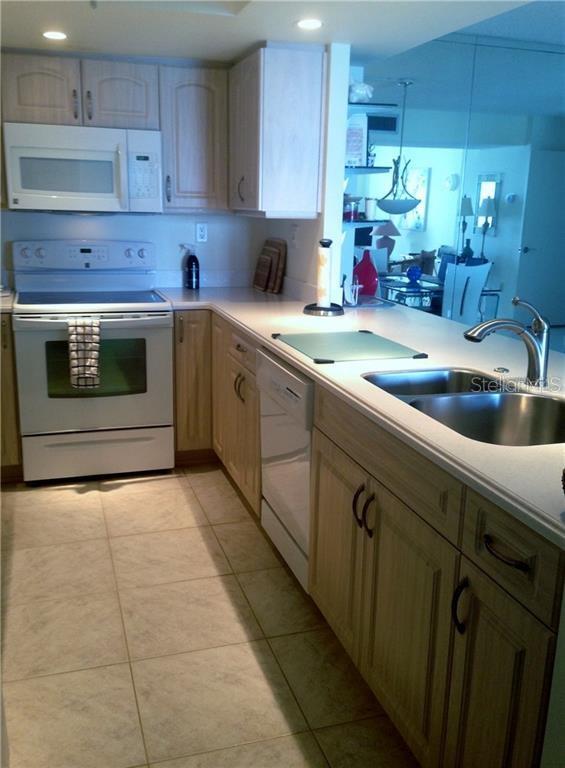 440 WEST CONDO - Residential Lease