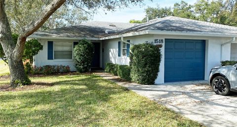 Photo of 1518 Oakview Circle SE, Winter Haven, FL 33880 (MLS # L4958594)