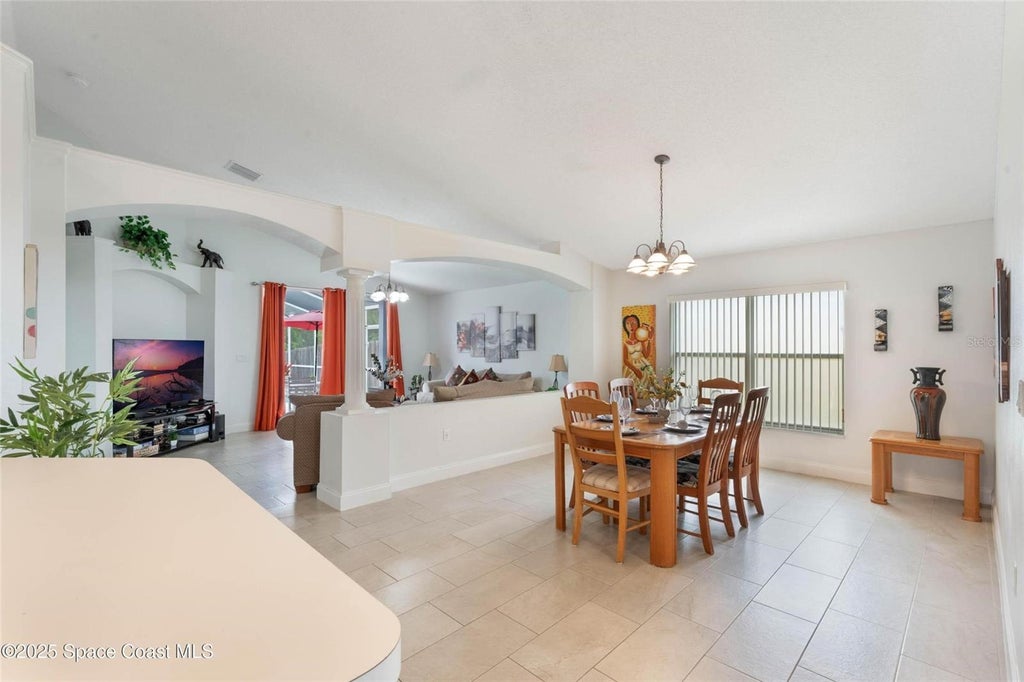Photo of 4632 Eagle Peak Drive, Kissimmee, FL 34746 (MLS # O6442264)