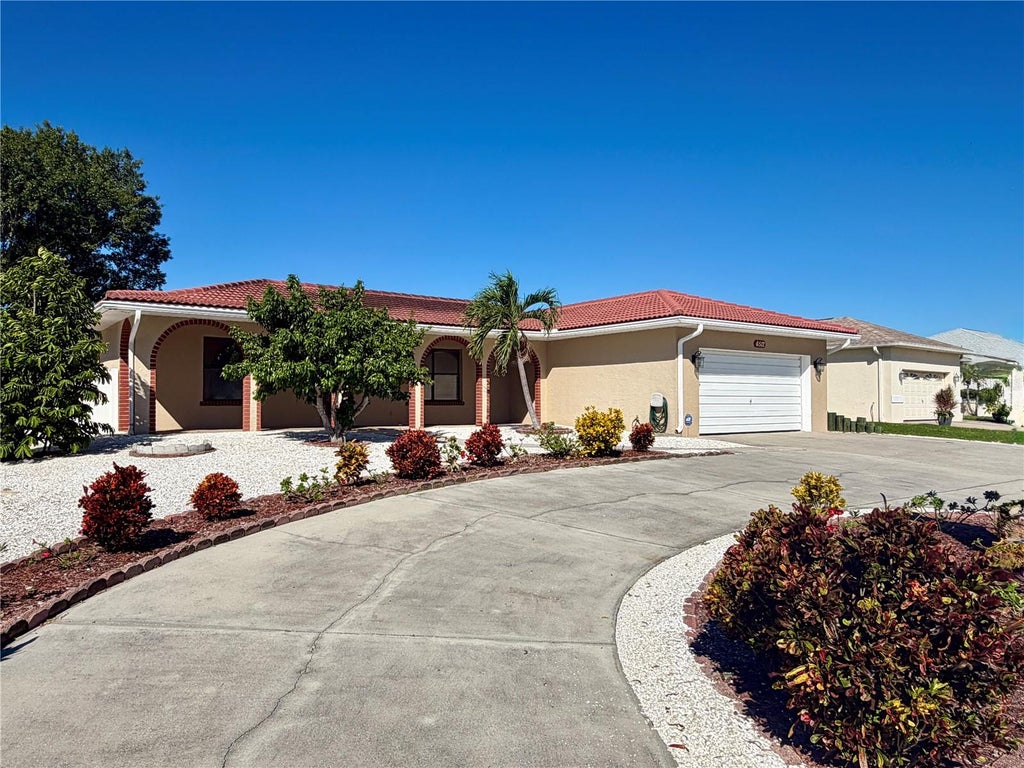 Photo of 6512 Manila Palm Way, Apollo Beach, FL 33572 (MLS # TB8476816)