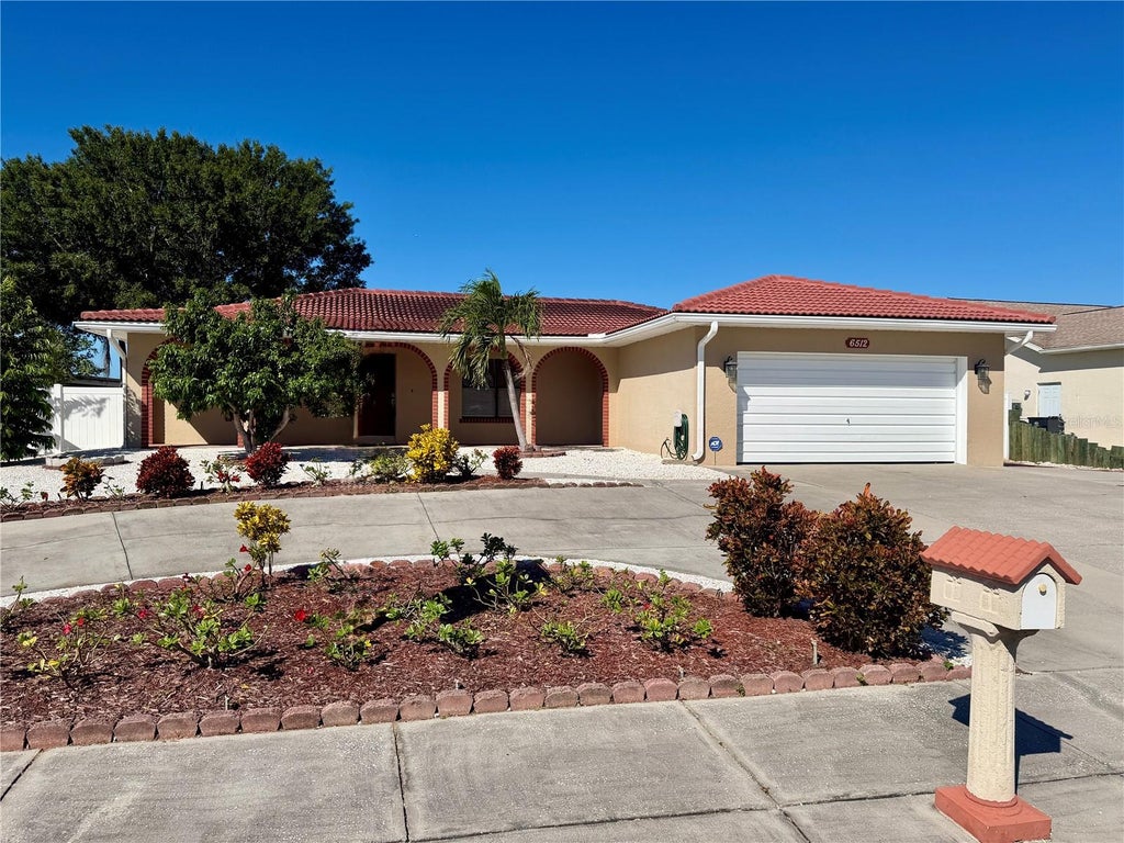 Photo of 6512 Manila Palm Way, Apollo Beach, FL 33572 (MLS # TB8476816)