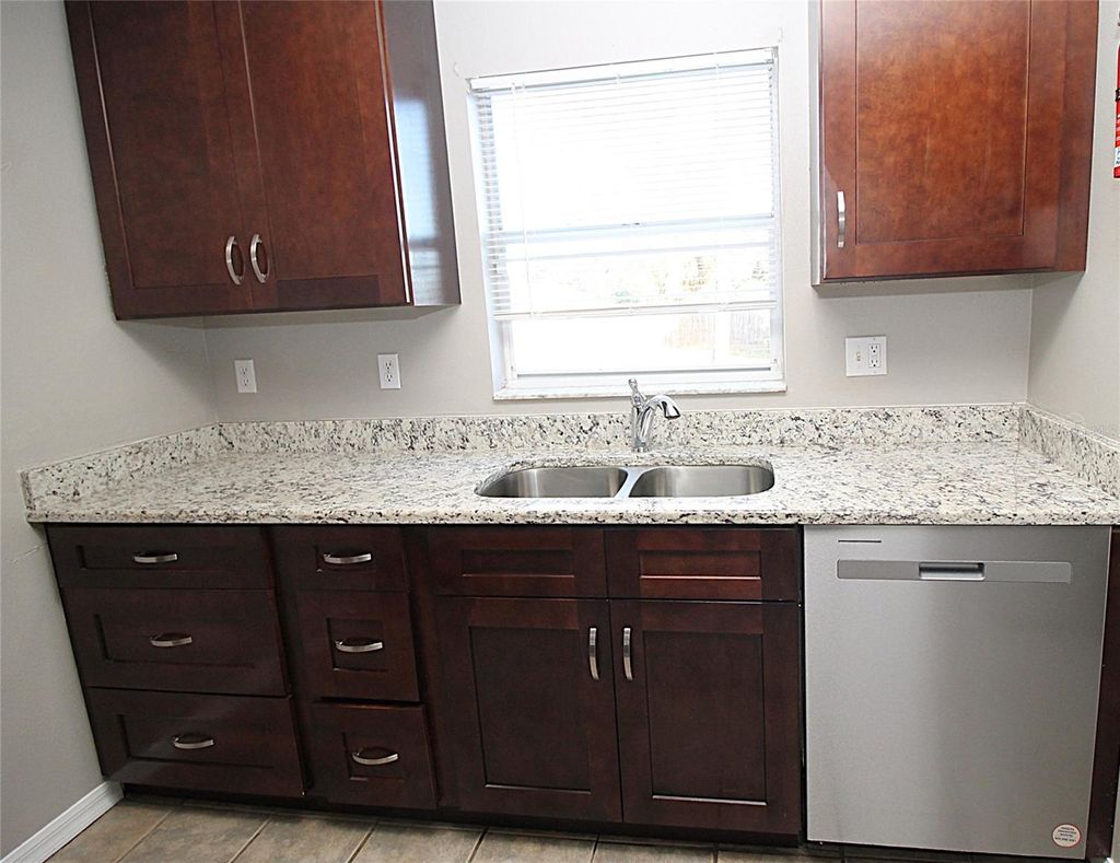 Photo of 903 Disston Avenue, Minneola, FL 34715 (MLS # G5105885)