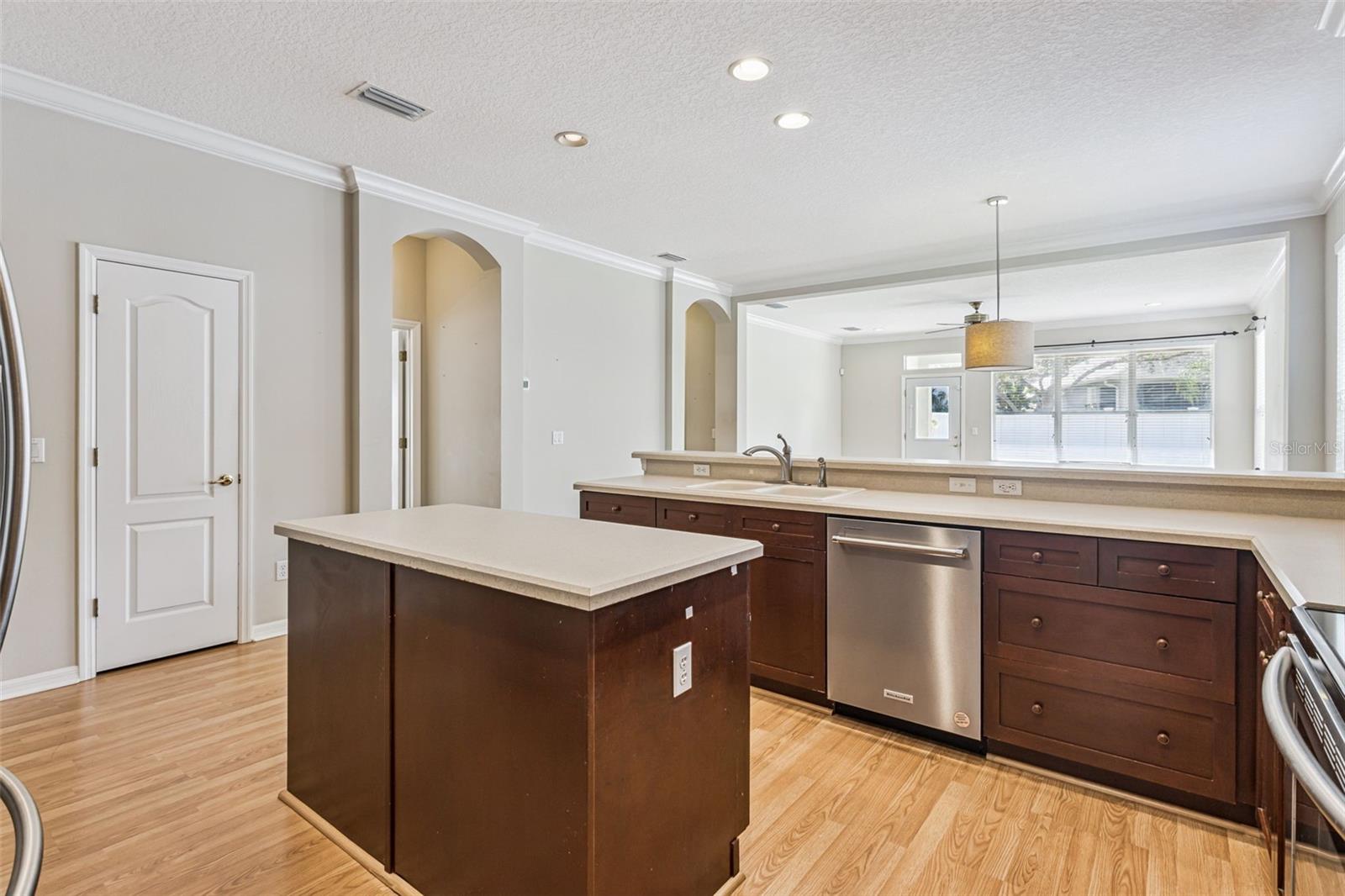 LAKES WINDERMERE PH 01 49 108 - Residential