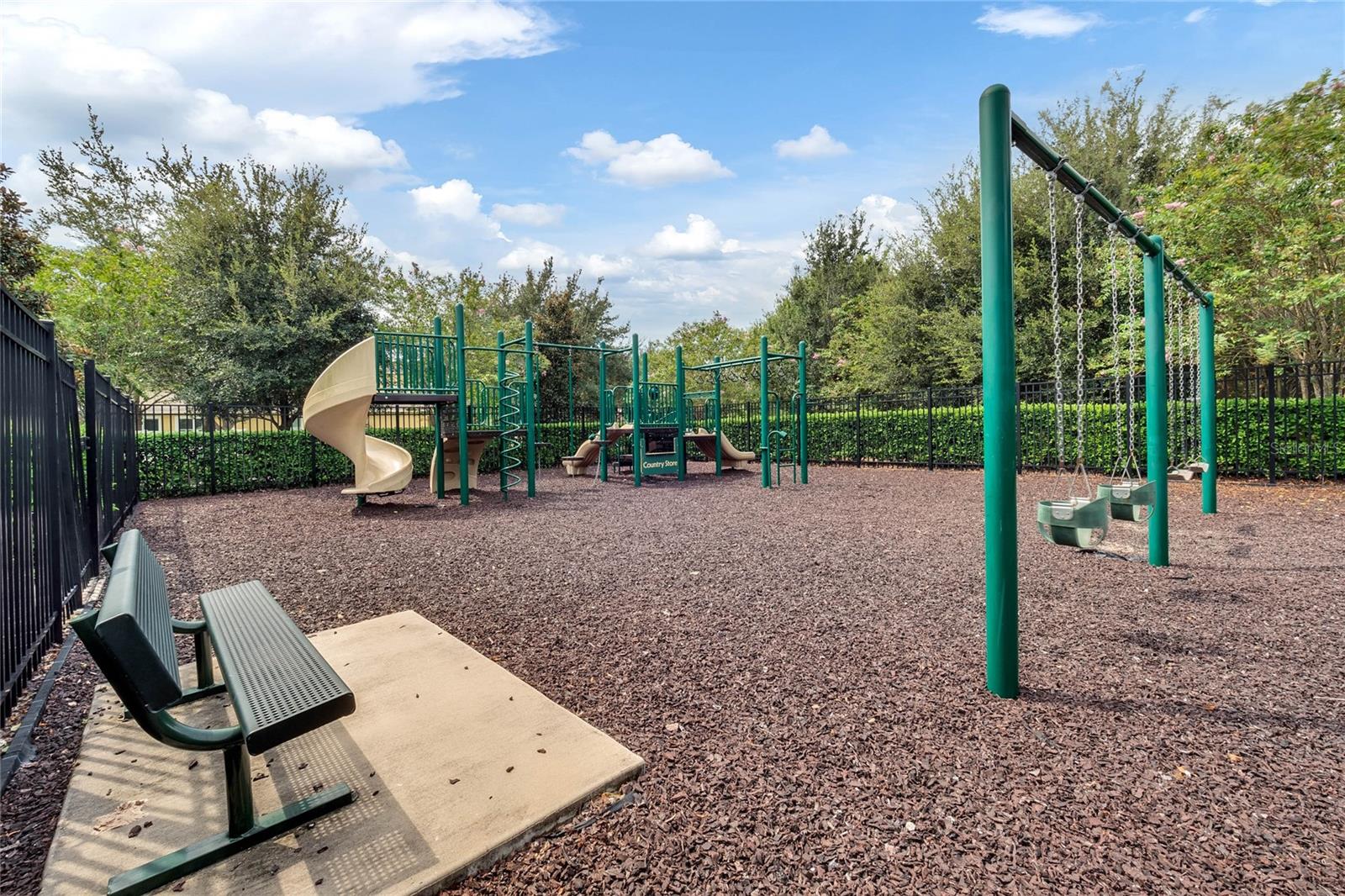 LAKES WINDERMERE PH 01 49 108 - Residential