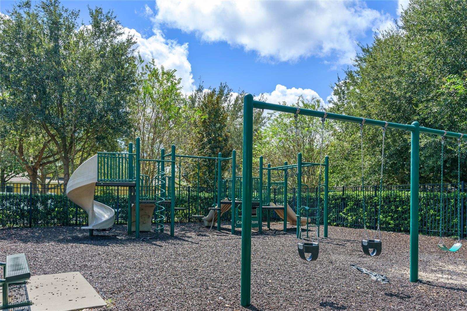 LAKES WINDERMERE PH 01 49 108 - Residential