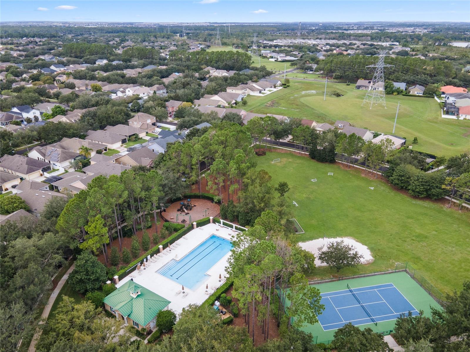 LAKES WINDERMERE PH 01 49 108 - Residential