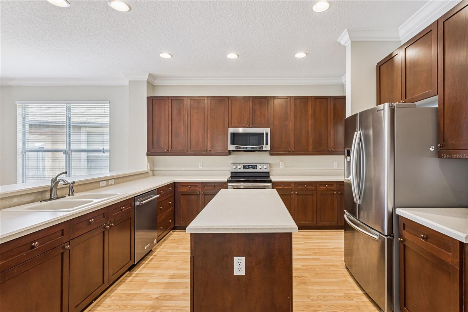 LAKES WINDERMERE PH 01 49 108 - Residential