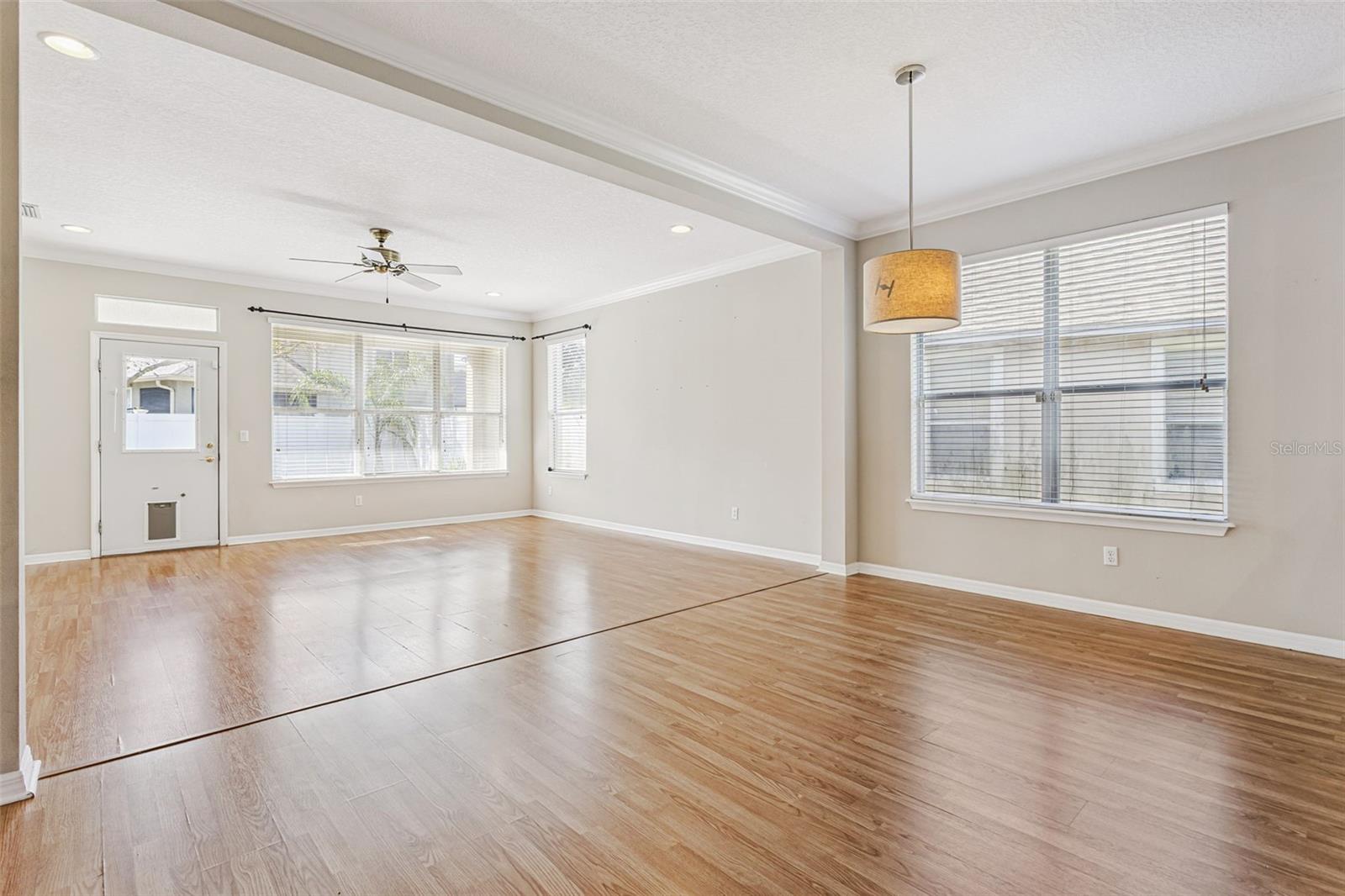 LAKES WINDERMERE PH 01 49 108 - Residential