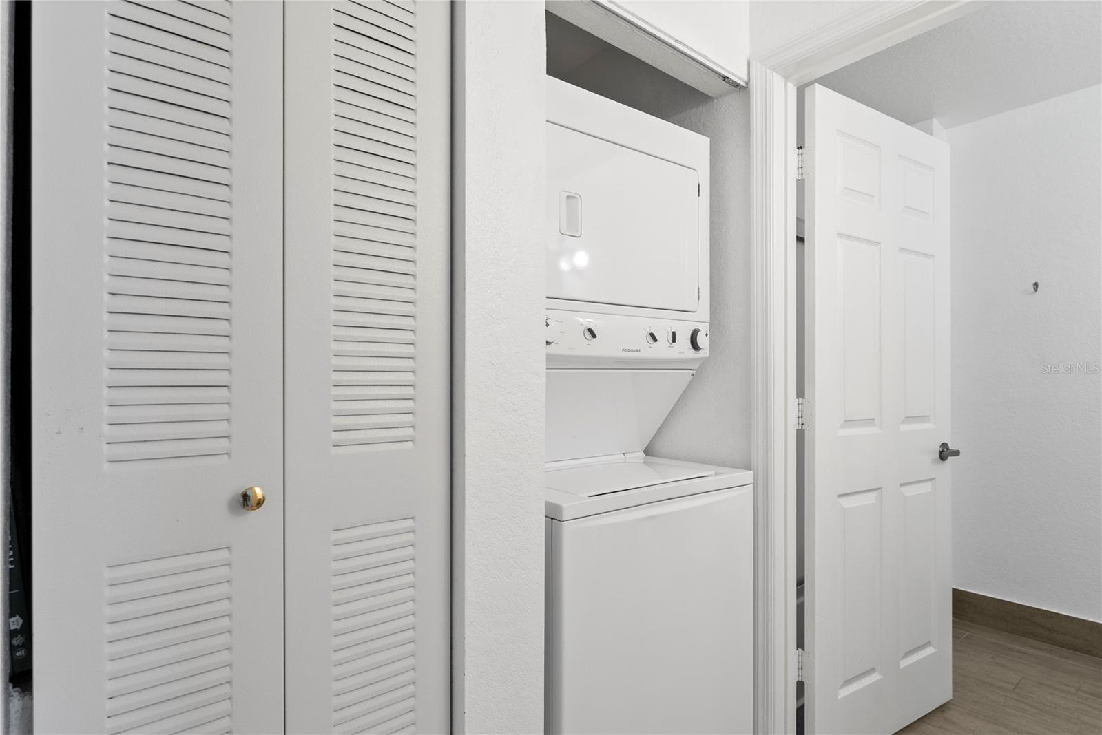 VENETIAN BAY VILLAGE CONDO PH 1 - Residential