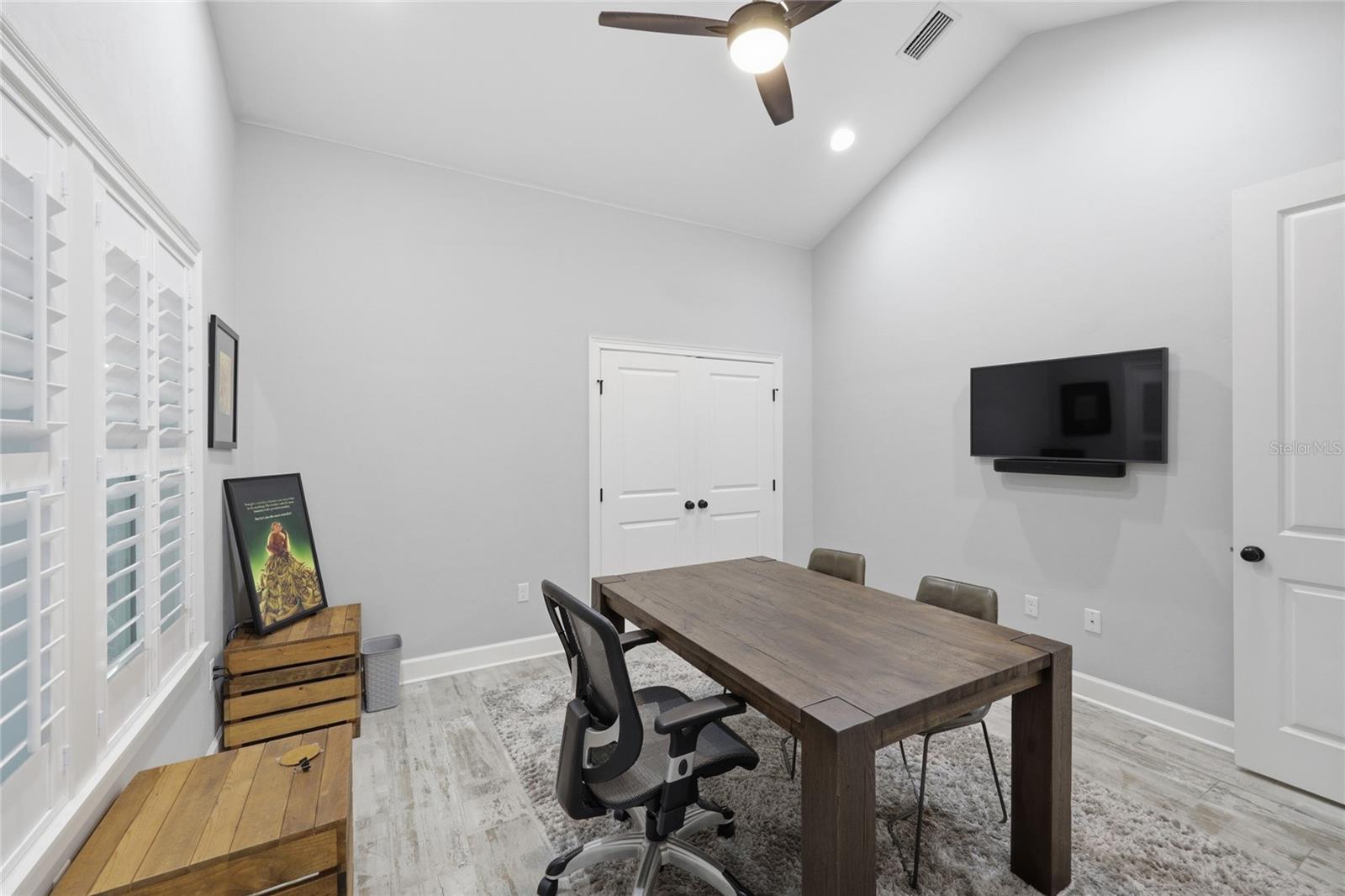 GLORIAS WAY - Residential