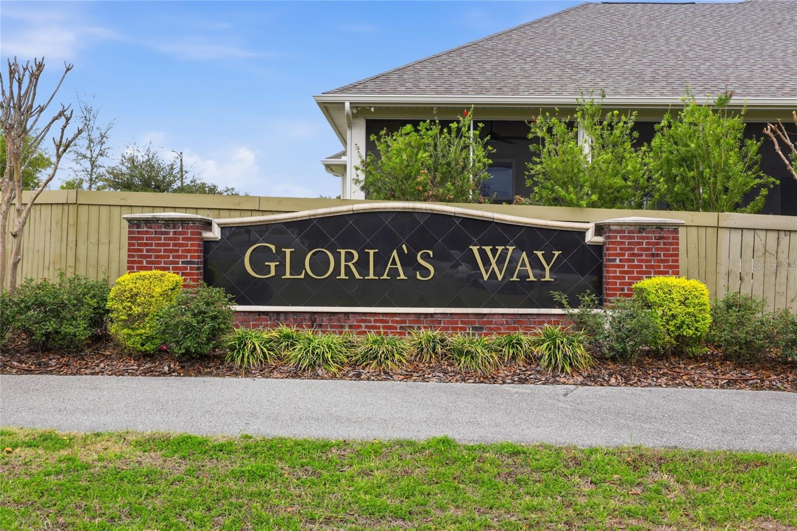 GLORIAS WAY - Residential