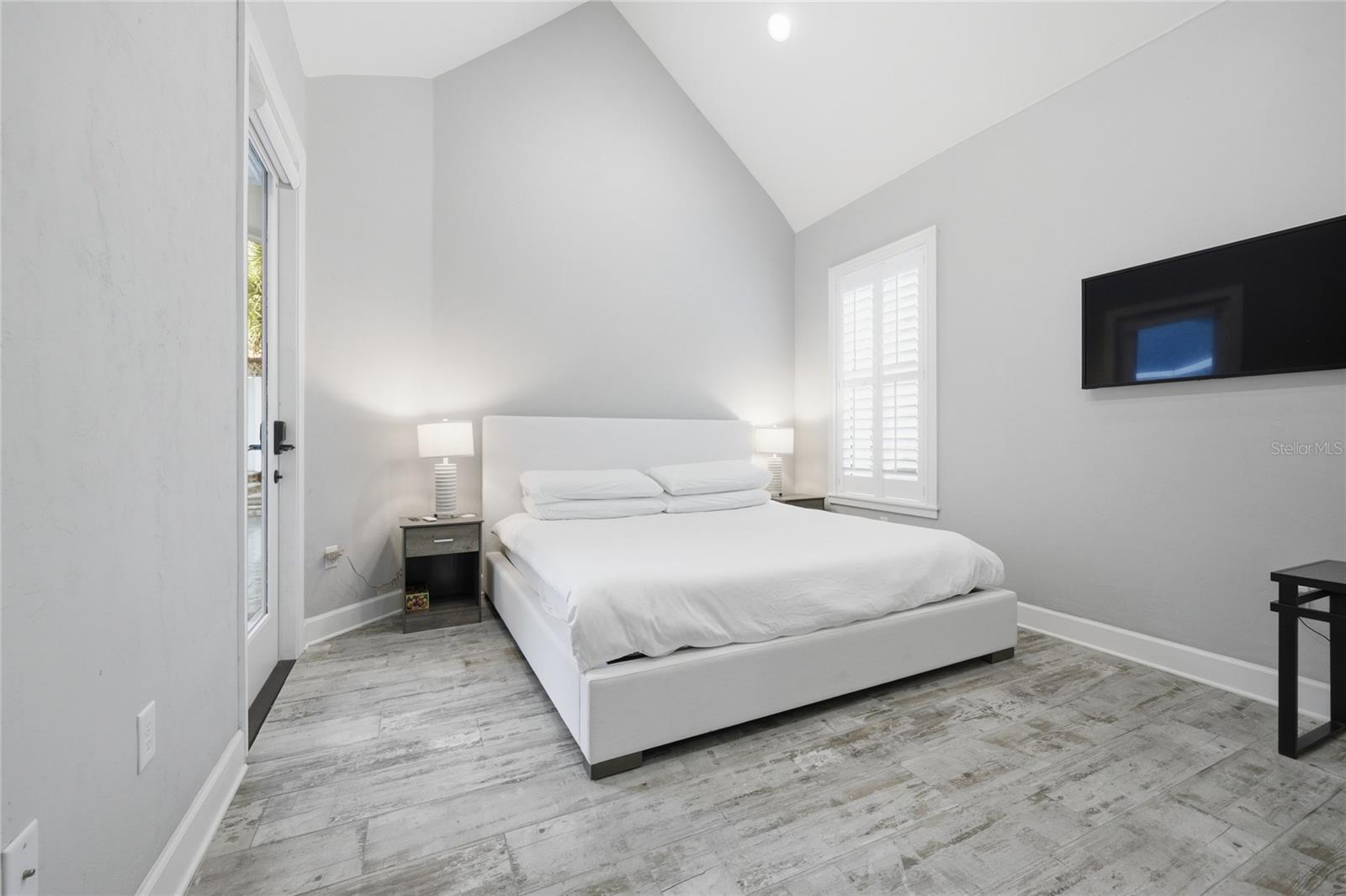 GLORIAS WAY - Residential